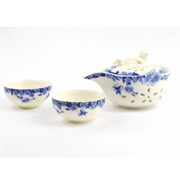 BLUE AND WHITE CHINA GAIWAN